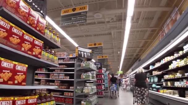 Augusta Usa Walmart Retail Grocery Store Interior Tobacco Road People — Vídeo de Stock