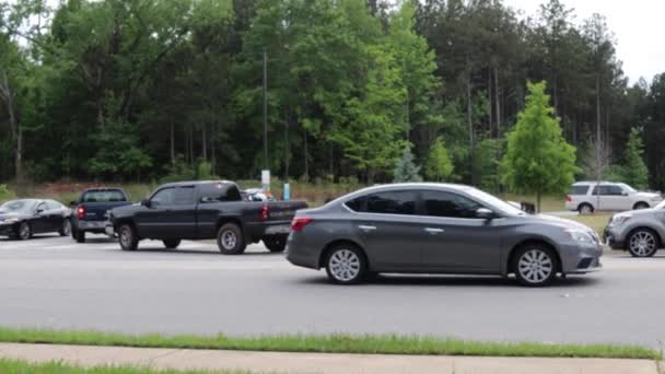 Columbia County Usa Long Lines Cars Pouring Streets Waiting Gas — Stockvideo