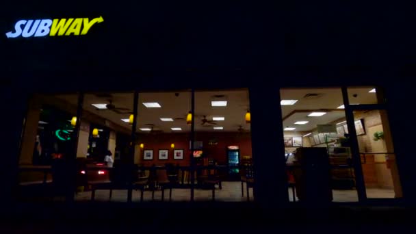 Augusta Usa Pan Subway Sandwich Restaurant Dining Area Night People — Vídeo de stock