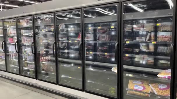 Augusta Eua Walmart Prateleiras Vazias Questões Cadeia Suprimentos Vegetais Congelados — Vídeo de Stock