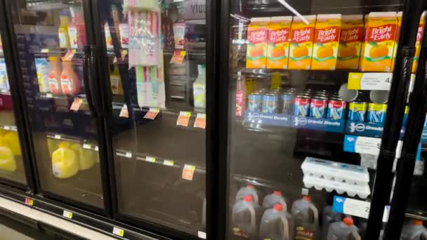 Hephzibah Usa Kjs Retail Grocery Store Out Stocks Orange Juice — стоковое видео