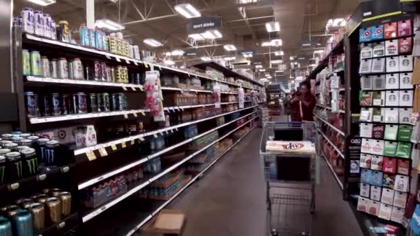 Grovetown Usa Georgia Snöskrämma Kroger Detaljhandel Livsmedelsbutik Hårdköpta Sportdryck Avsnitt — Stockvideo