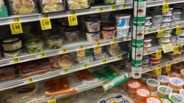 Wrens Usa Süt Ürünlerinde Peynir Bölümünün Kısmının Perakende Satış Yeri — Stok video