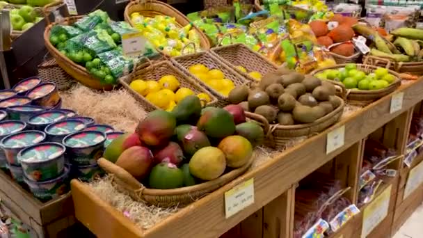 Wrens Usa Ingles Winkel Interieur Pan Tropisch Fruit Tentoongesteld Producten — Stockvideo