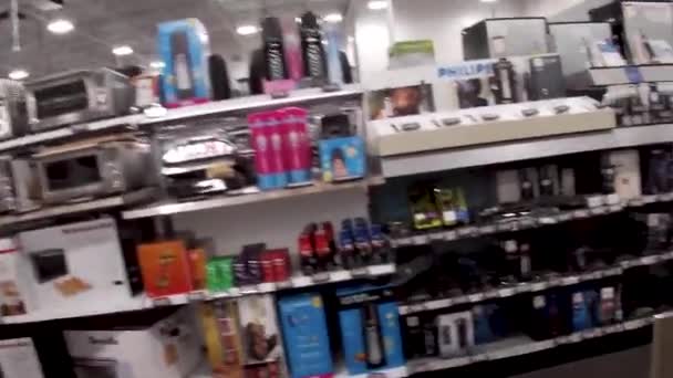 Augusta Usa Best Buy Perakende Mağazası Içi Pov Yürüyen Insanlar — Stok video