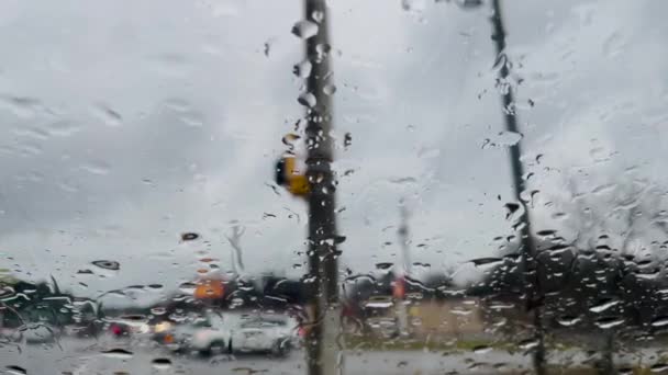 Augusta Usa Verkehr Bei Regen Und Schneeregen Georgia Nasse Frontscheibe — Stockvideo