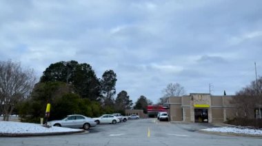 Columbia County, Ga USA - 022: Georgia McDonalds 'da nadir görülen kar yağışı.