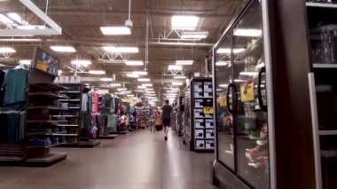 Grovetown, Ga USA - 07 17 17: 21: Orta koridordaki Kroger perakende satış mağazası