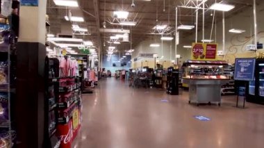 Grovetown, Ga USA - 07 17 17: 17: Marketin önünde Kroger perakende satış tavası