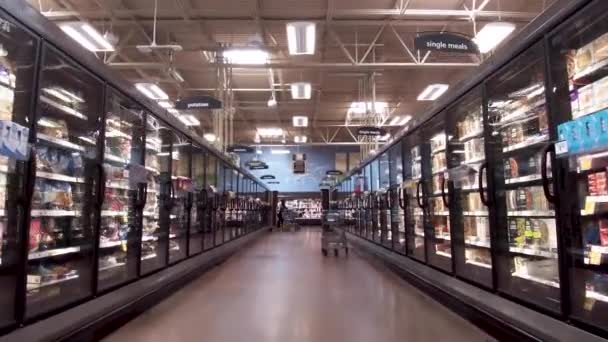 Grovetown Usa Kroger Einzelhandelsgeschäft Lange Pfanne Mit Tiefkühlkost Gang — Stockvideo