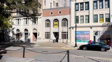 Augusta, Ga USA - 117 17 17: Güzel şehir merkezi Augusta Georgia insan yürüyüşü ve Haber Binası