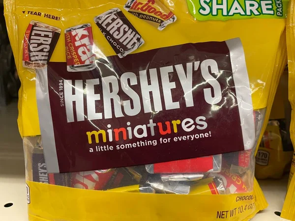 Grovetown Usa Tüten Mit Süßigkeiten Einem Lebensmittelgeschäft Hersheys Minis — Stockfoto