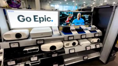 Augusta, Ga USA - 02 05: 22: Shaq poster ve projektörlerinin 2022 pan 'ının Best Buy iç teknolojisi