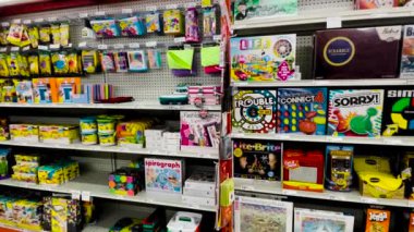 Augusta, Ga USA - 02 05: 22: Staples ofis gereçleri perakende satış mağazası iç pan oyunları ve sanat bölümü
