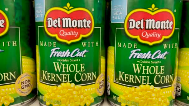Grovetown Usa Lebensmitteleinzelhandel Regale Delmonte Maissorte Dosen — Stockvideo