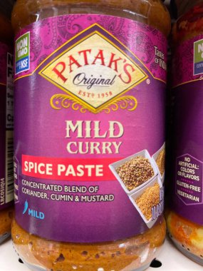 Grovetown, Ga USA - 01: 02: 22: Hint mutfağı perakende satış mağazası rafı Pataks hafif köri