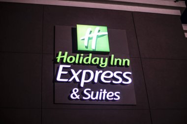 Augusta, Ga USA - 12: 22 20: Geceleyin Holiday Inn Express tabelası