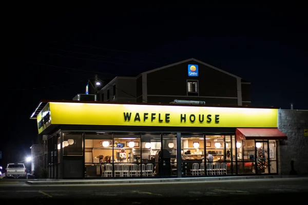 Augusta Usa Vaflovna Restaurace Noci Lidé Uvnitř Silnice Belair — Stock fotografie