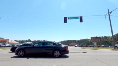 Augusta, Ga USA - 04 04: 21 Washington yolu Augusta Georgia şehir manzarası restoranlar ve trafik Long John Silver