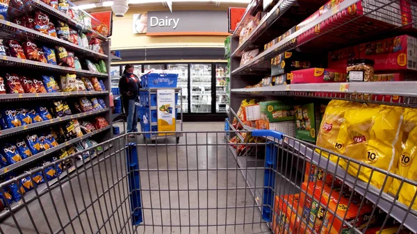 Augusta Eua Walmart Varejo Mercearia Interior Trabalhador Compras Encomendas Line — Fotografia de Stock