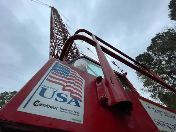 Augusta Usa Manitowoc Red Crane Escena Construcción Nublado Día Lluvioso — Foto de Stock