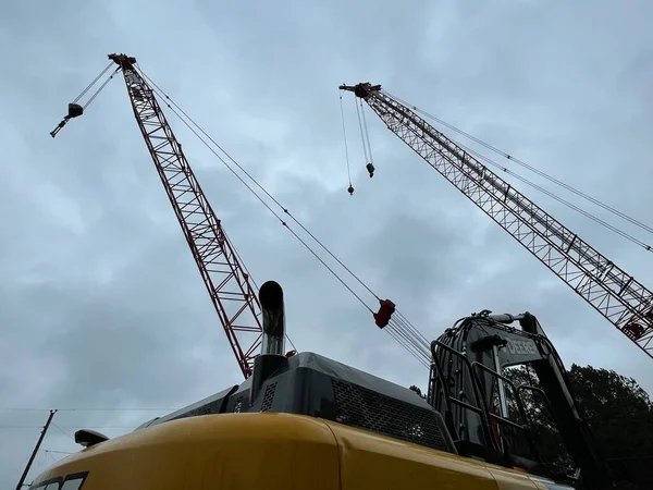 Augusta Usa Manitowoc Red Crane Bouw Scene Bewolkt Regenachtige Dag — Stockfoto