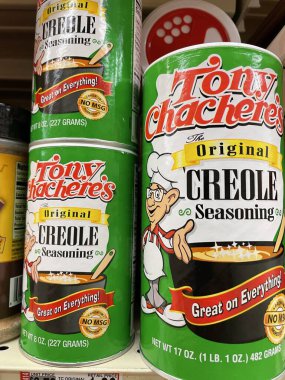 Grovetown, Ga USA - 03 19 22: Perakende satış mağazası Tony Chacheres baharatlı Creaole