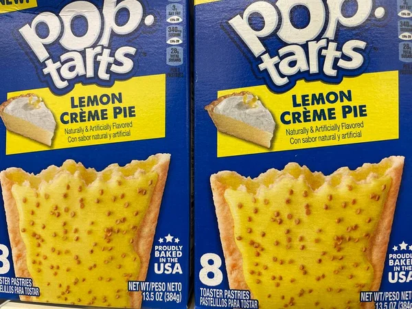 Grovetown, Ga USA - 113 21: limonlu kremalı turta perakende mağazasının rafında