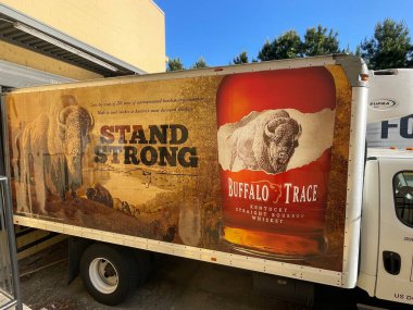 Augusta, Ga USA - 04: 27: 27 Bir rıhtımda güçlü bir bufalo kamyonu duruyor