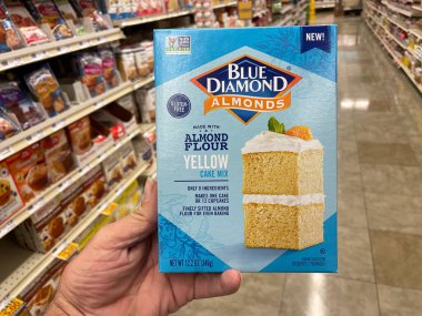 Augusta, Ga USA - 04: 15: 22: Mavi Elmas sarı kek karışımı