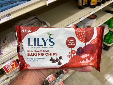 Augusta, Ga USA - 04: 15: 22: Lilys 'in el ele tutuşması cips yarı tatlı