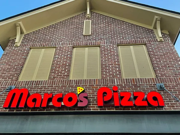 Augusta, Ga USA - 04 27 22: Marcos Pizza Restoranı tabelası