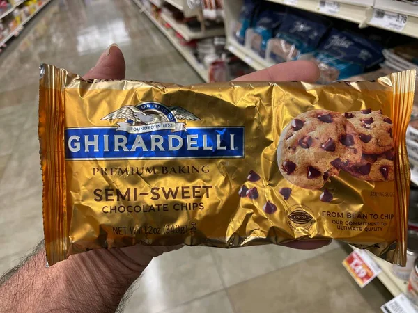 Augusta, Ga USA - 04: 15: 22: Ghirardelli 'nin pişirme cipsleri
