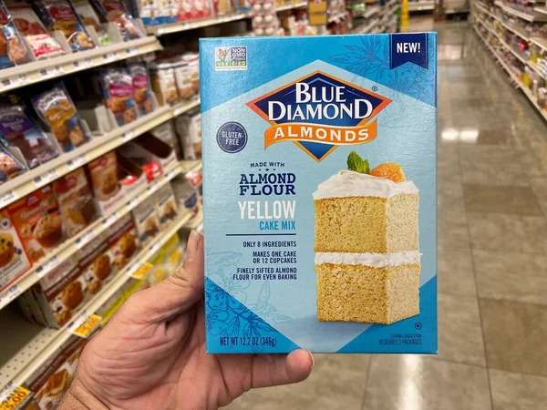 Augusta, Ga USA - 04: 15: 22: Mavi Elmas sarı kek karışımı