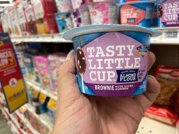 Augusta, Ga USA - 04: 15: 22: Lezzetli küçük fincan browni