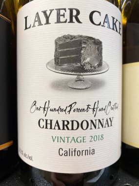 Grovetown, Ga USA - 12: 15 Bir perakende mağazasının rafında şarap Katkılı Chardonnay
