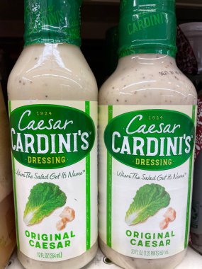 Grovetown, Ga USA - 12: 15: 21: Salata giyinme mağazası 1924 Caesar Cardinis