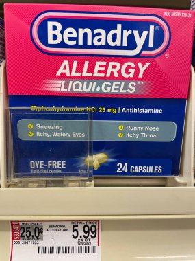 Grovetown, Ga USA - 04 15 22: Benadryl mağazası