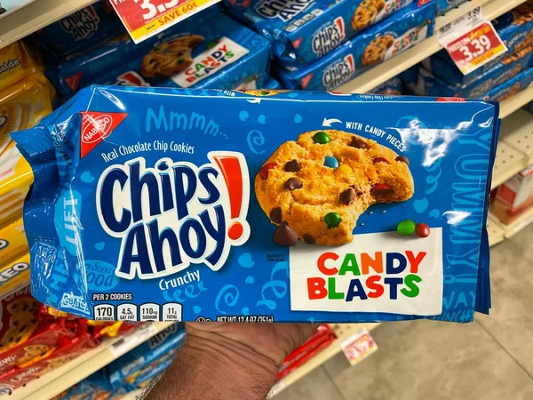 Grovetown, Ga USA - 04: 15: 22: Market kurabiyeleri: Chips Ahoy Candy Blasts