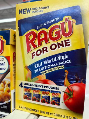 Grovetown, Ga USA - 04: 30 22: Satış mağazası Sosu Ragu sosu