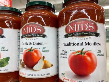 Grovetown, Ga USA - 04: 30 22: Perakende satış mağazası Mids geleneksel sos