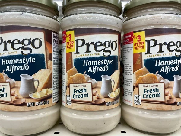 Grovetown, Ga USA - 04: 30 22: Perakende satış mağazası spagetti sosu