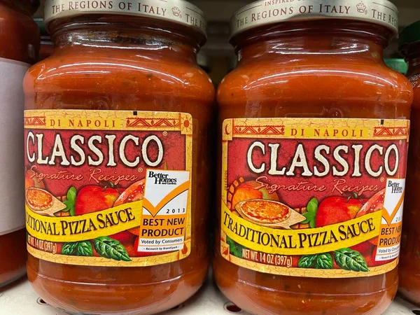 Grovetown, Ga USA - 04: 30 22: Satış mağazası spagetti sosu Classico pizza sosu