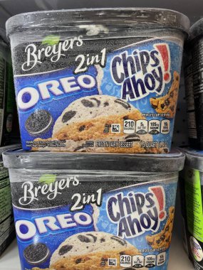 Grovetown, Ga USA - 03 05: 22: Perakende satış mağazası Breyers Oreo ve Chips Ahoy