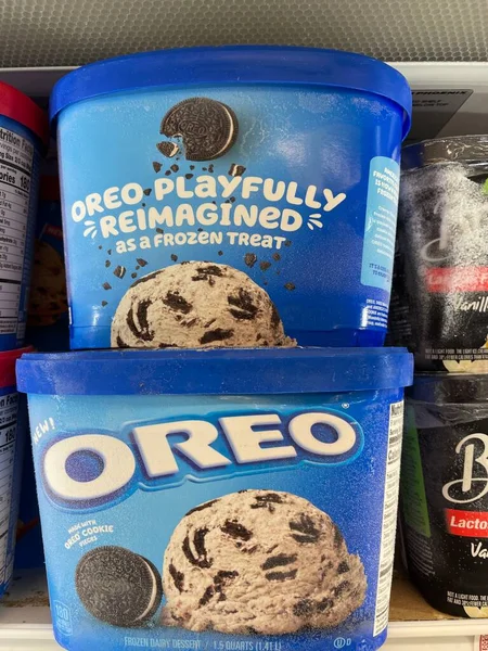 Grovetown, Ga USA - 03 05: 22: Dondurmacı perakende bölümü Breyers Oreo