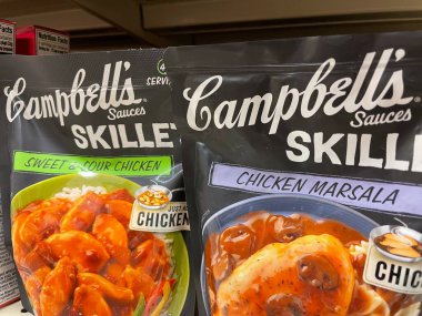 Grovetown, Ga USA - 03 05: 22: Campbell tavaları perakende satışı