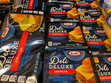 Grovetown, Ga USA - 05 01: 22: Rafta Kraft peyniri tekleri perakende mağazası