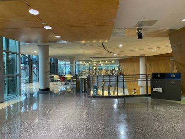 Augusta, Ga USA - 12-13-21: Gürcistan Çocuk Hastanesi İç döşemeler ve balkon