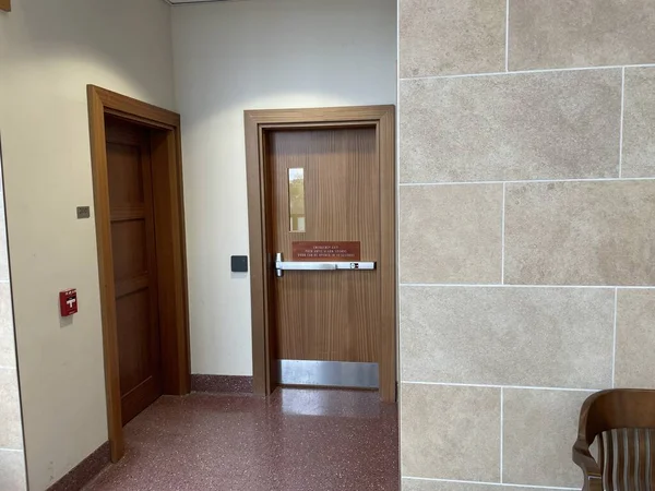 奥古斯塔 Usa Richmond County Court Thouse Interior Corridor Doors — 图库照片