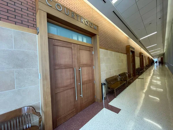 Augusta, Ga USA - 08 10 22: Richmond Adliyesi İçişleri uzun yol ve kapılar